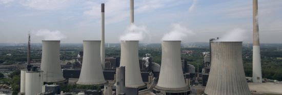 Industriebauwerke können empfindlich gegen Schwingungen sein Foto eines Kraftwerks